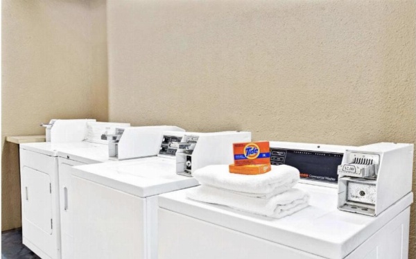 Super 8 By Wyndham Kissimmee Maingate Orlando Area image 16